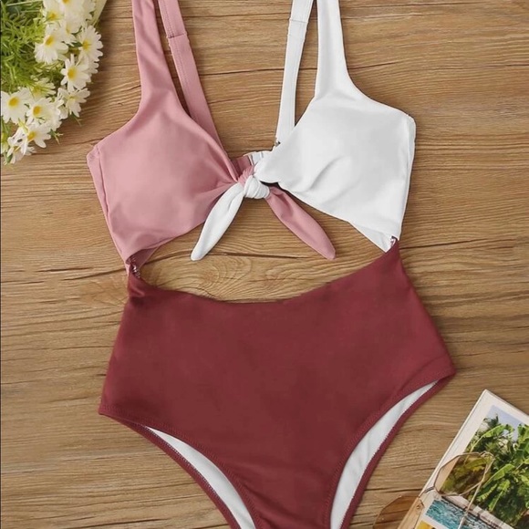 Monokini - Picture 1 of 2